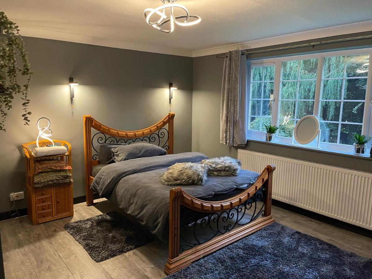 Da Vinci Guest House & Guest Parking, A Real Gem Crawley  Eksteriør bilde