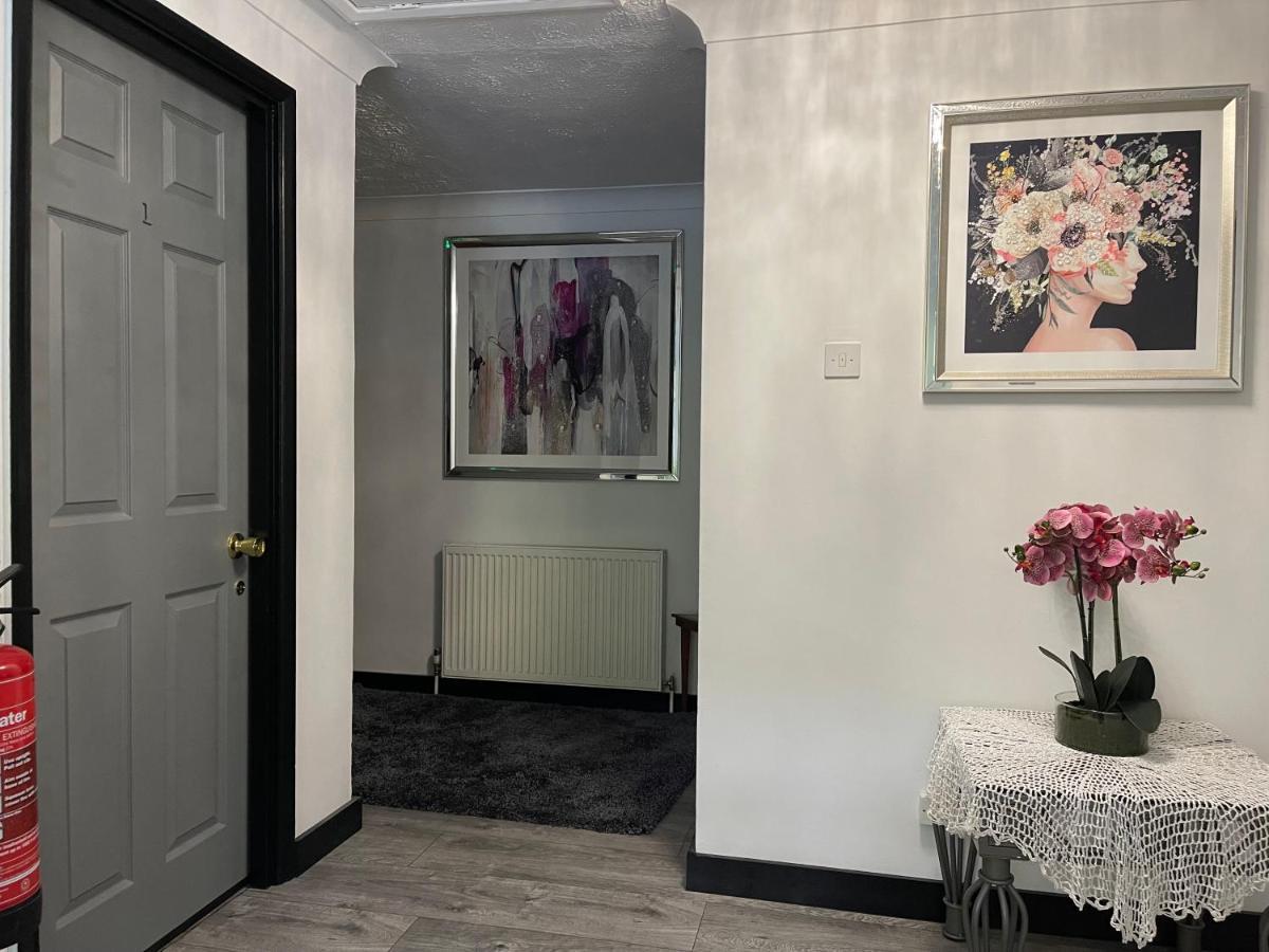 Da Vinci Guest House & Guest Parking, A Real Gem Crawley  Eksteriør bilde
