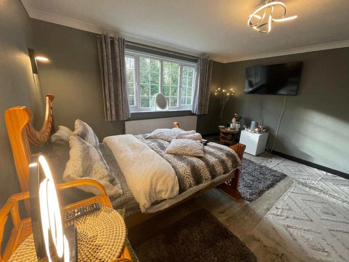 Da Vinci Guest House & Guest Parking, A Real Gem Crawley  Eksteriør bilde