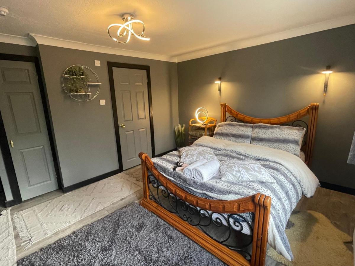Da Vinci Guest House & Guest Parking, A Real Gem Crawley  Eksteriør bilde