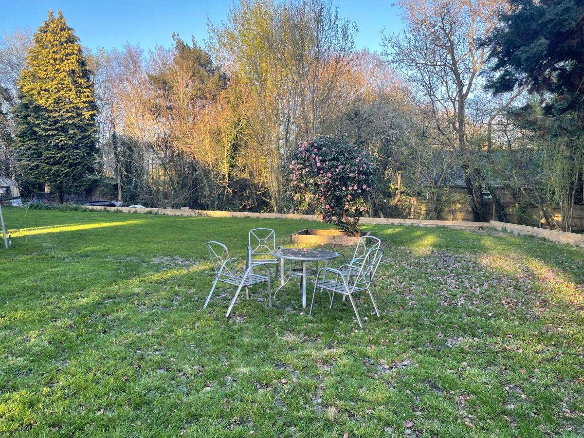 Da Vinci Guest House & Guest Parking, A Real Gem Crawley  Eksteriør bilde