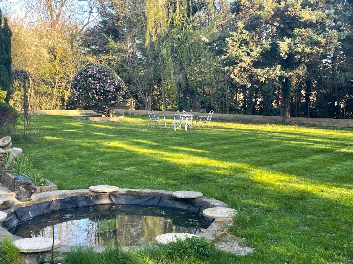 Da Vinci Guest House & Guest Parking, A Real Gem Crawley  Eksteriør bilde