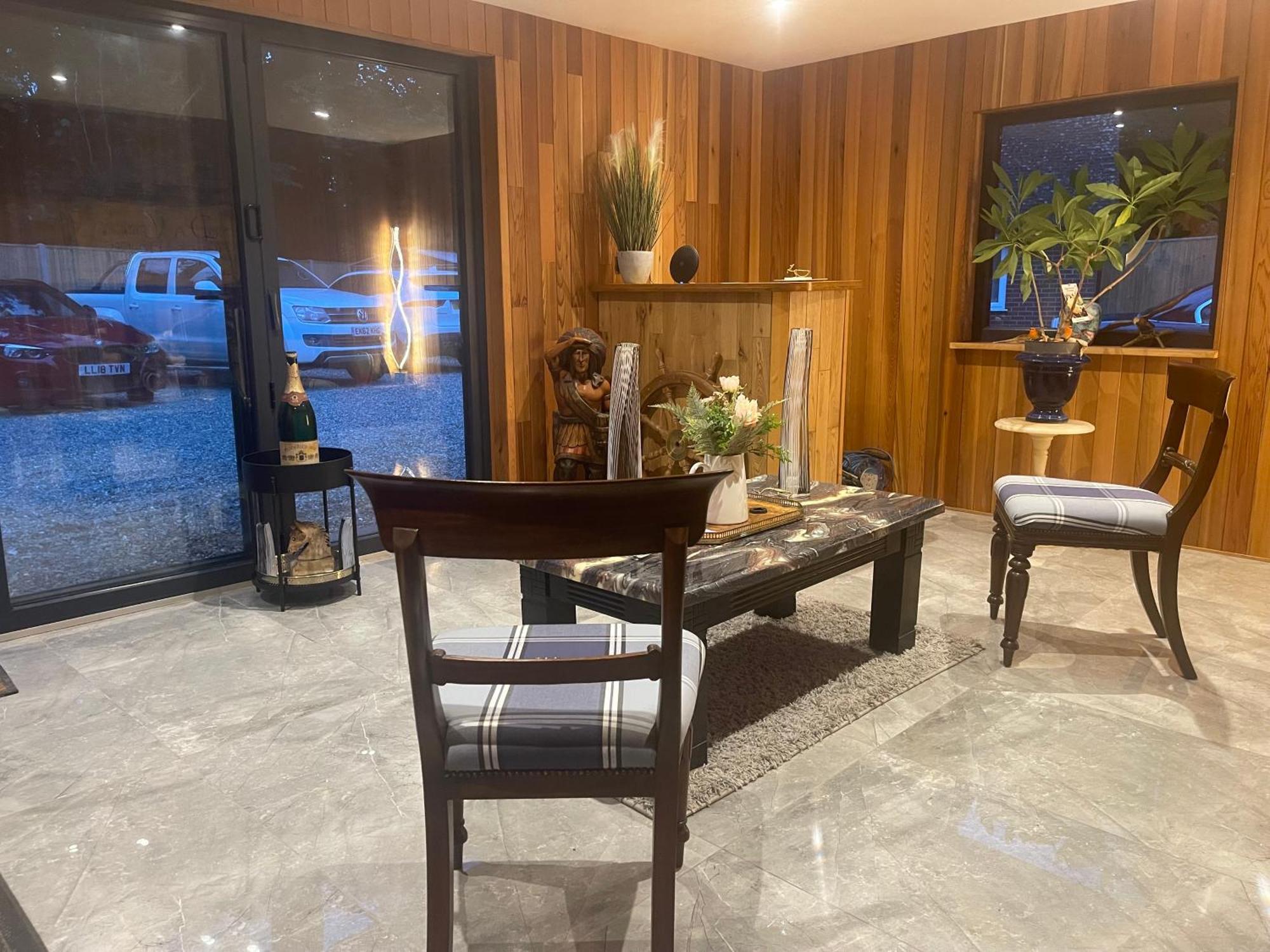 Da Vinci Guest House & Guest Parking, A Real Gem Crawley  Eksteriør bilde
