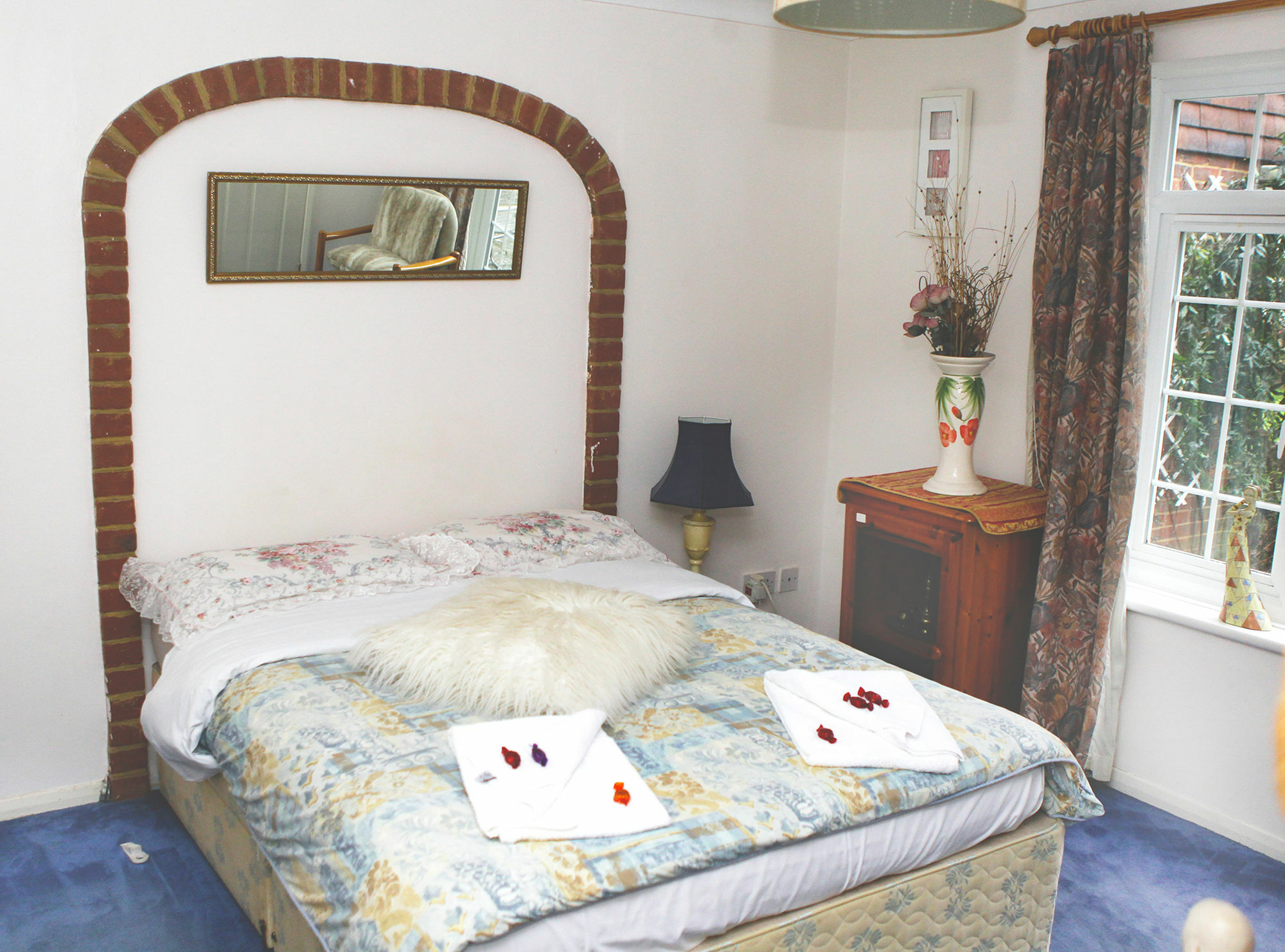 Da Vinci Guest House & Guest Parking, A Real Gem Crawley  Eksteriør bilde