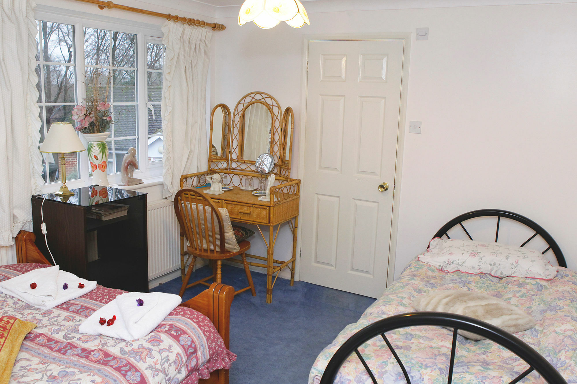 Da Vinci Guest House & Guest Parking, A Real Gem Crawley  Eksteriør bilde